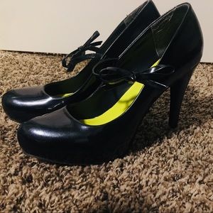 Princess Vera Wang Heels Size 9 😍